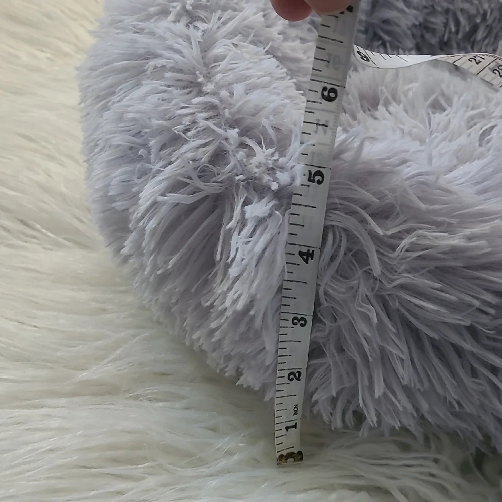 Fluffy Gray Pet Bed - Picture 3 of 8
